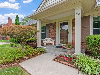 Property at 11102 Kinnaird Ct, Douglass Hills, KY