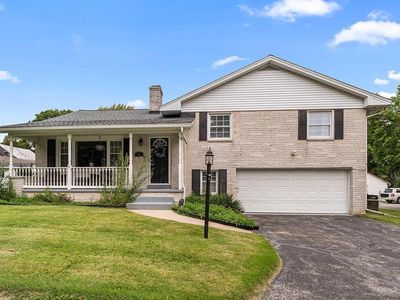 25 W Maple Ave