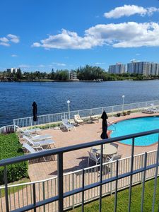 711 NE Harbour Terrace #4080