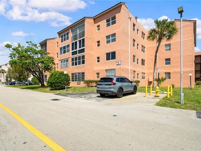 2861 Somerset Dr APT 301