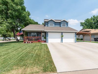 Property at 700 Saint Louis Pl, Bismarck, ND