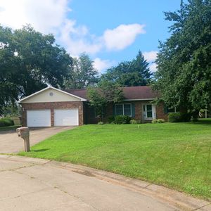 1403 N Meadowbrook Dr
