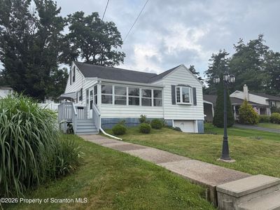 22 Luzerne Ave