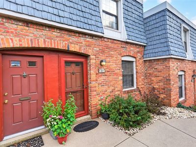 1112 Pennsbury Blvd