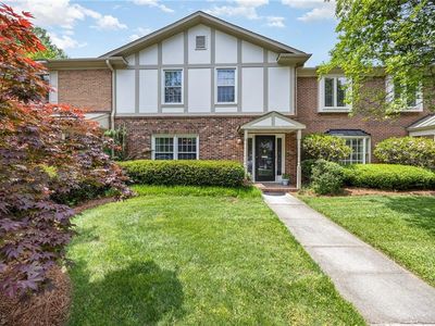 15 Fountain Manor Dr UNIT B