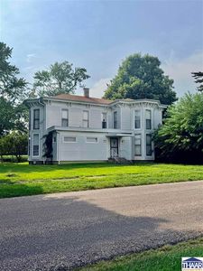 10757 W North St #200