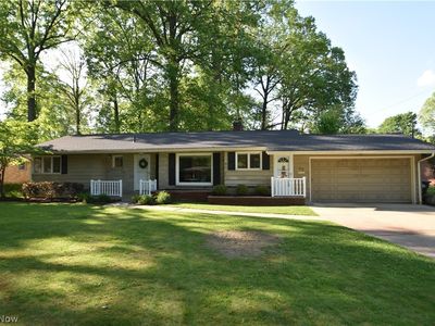 40 Gillian Ln