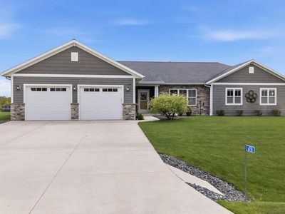 6735 Lone Oak DRIVE