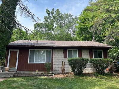 321 Cloverdale Rd