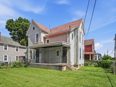 1626 Brewster Ave
