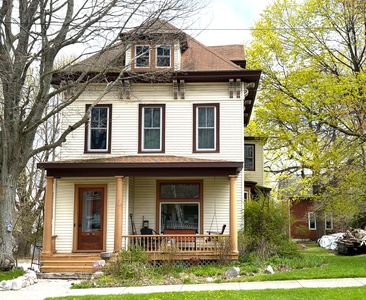 211 Maple St