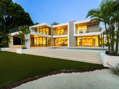 19 Avacado St