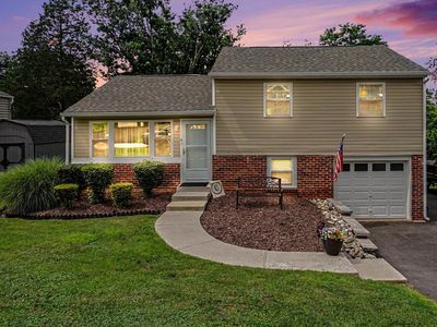 493 Adrian Rd