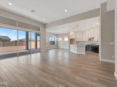 20194 W LUKE Avenue