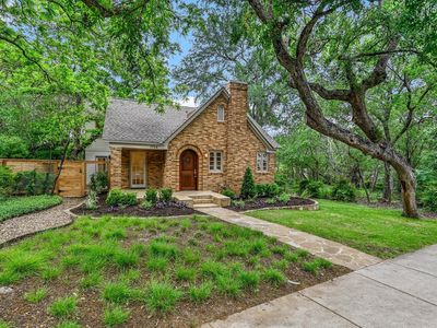 1704 Travis Heights Blvd