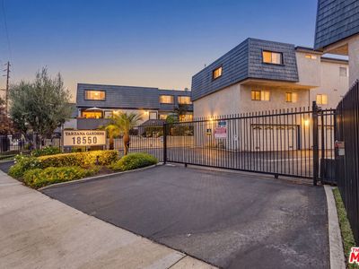 18550 Hatteras St Unit 100