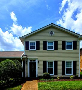 Property at 128 Boxwood Dr, Franklin, TN
