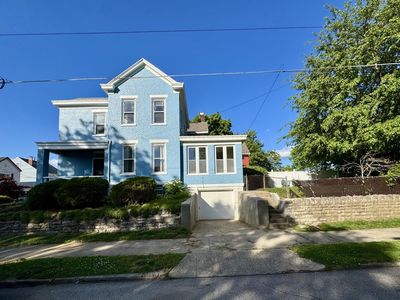 102 8th Ave