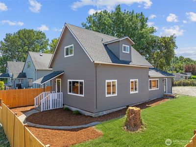 1802 E Wright Avenue