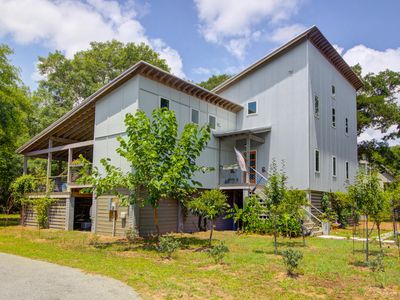 1584 Periwinkle Dr