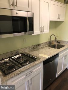 10401 Grosvenor Pl APT 1105