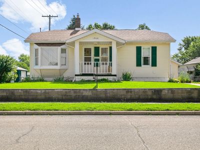 1906 Sarah St