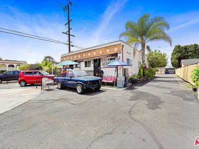 8181 Commercial Pl