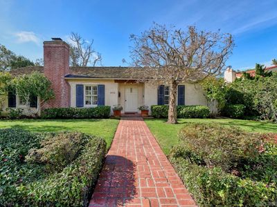 6122 Vista De La Mesa