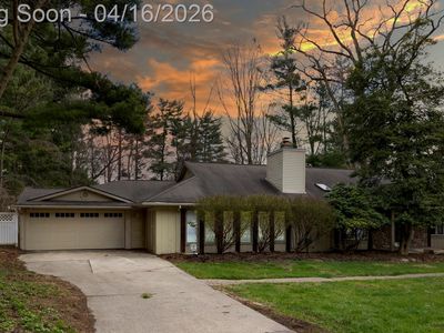 22200 Carleton Ave