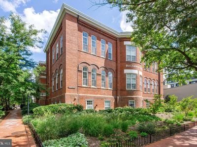 1324 E St SE #103