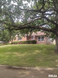 Property at 205 N Sycamore Ter, Canton, IL