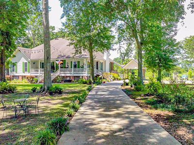10250 Highway 182