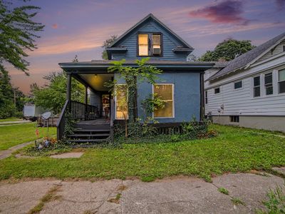 676 Catherine Ave