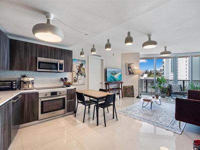 488 NE 18th St UNIT 401