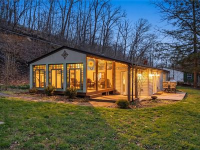 Property at 142 Twin Lakes Dr, Zelienople, PA