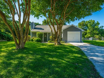 995 Oakcrest Dr