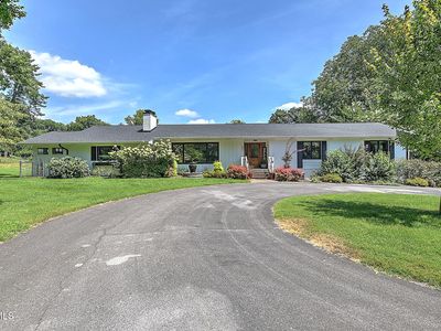 207 Maple Tree Dr