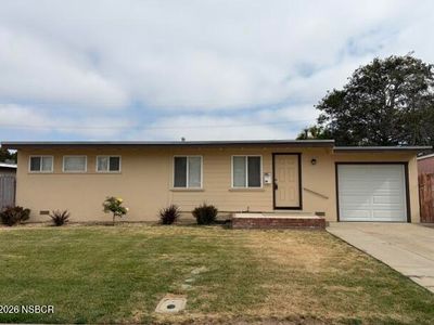 813 E Mariposa Way