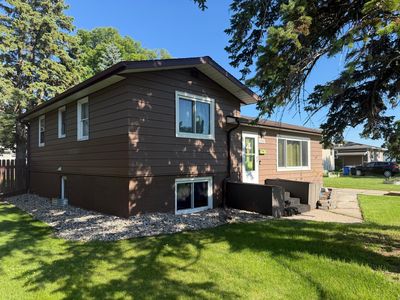 1153 Rossman Ave