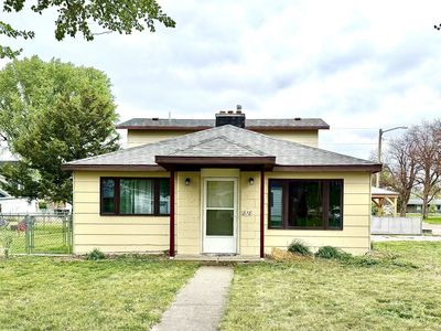 Property at 818 S Lake Ave, Miles City, MT