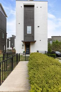 276 Currie St