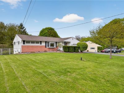 Property at 207 Dickerson Dr S, Camillus, NY