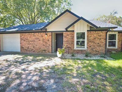 718 Southoak Dr