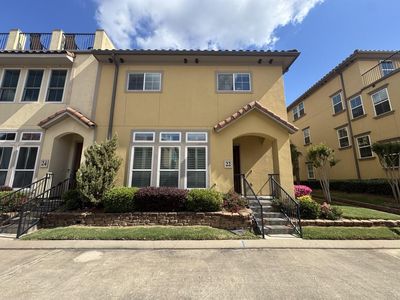 22 W Oaks Dr