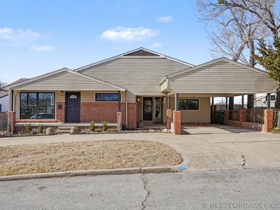 908 N Ash Ave