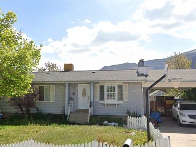 1067 Desert Pines Dr