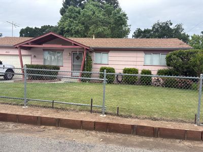 8513 Mariposa Ave