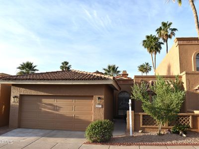 1019 E DESERT COVE Avenue
