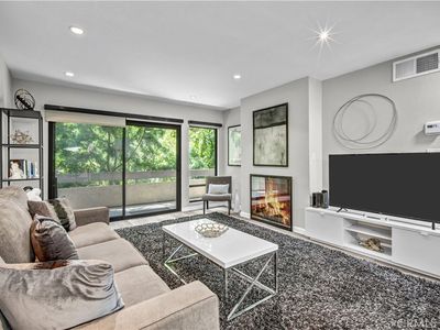 950 N Kings Rd Unit 103