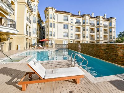 7575 Kirby Dr APT 2209
